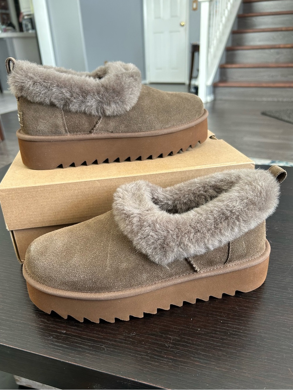 UGG l-NITA PLATFORM SLIPPERS SHOES